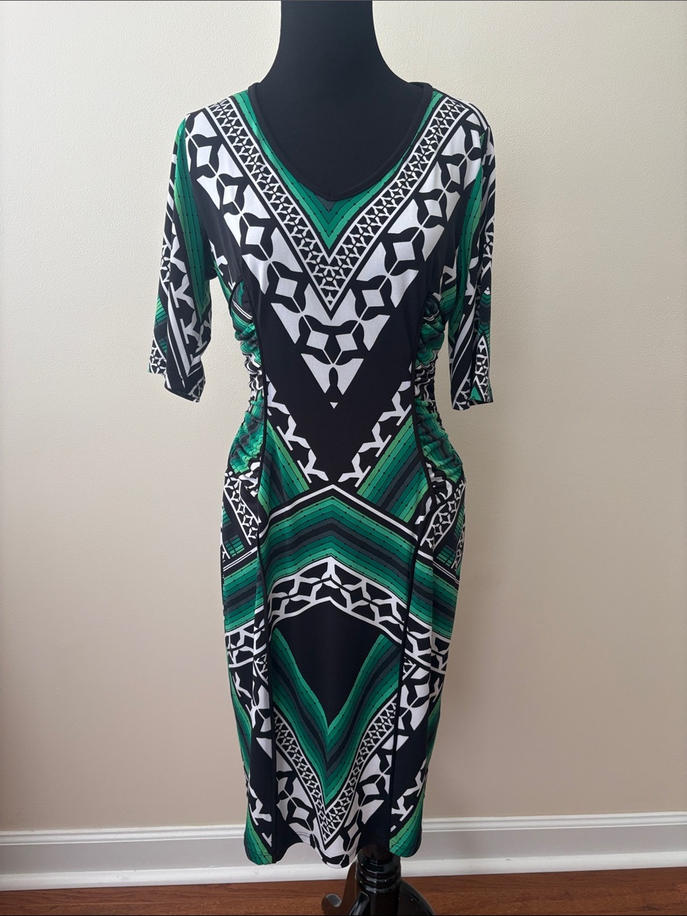 MSK Curve Enhancing Green Black Geometric V-Neck Women’s Dress Size Small